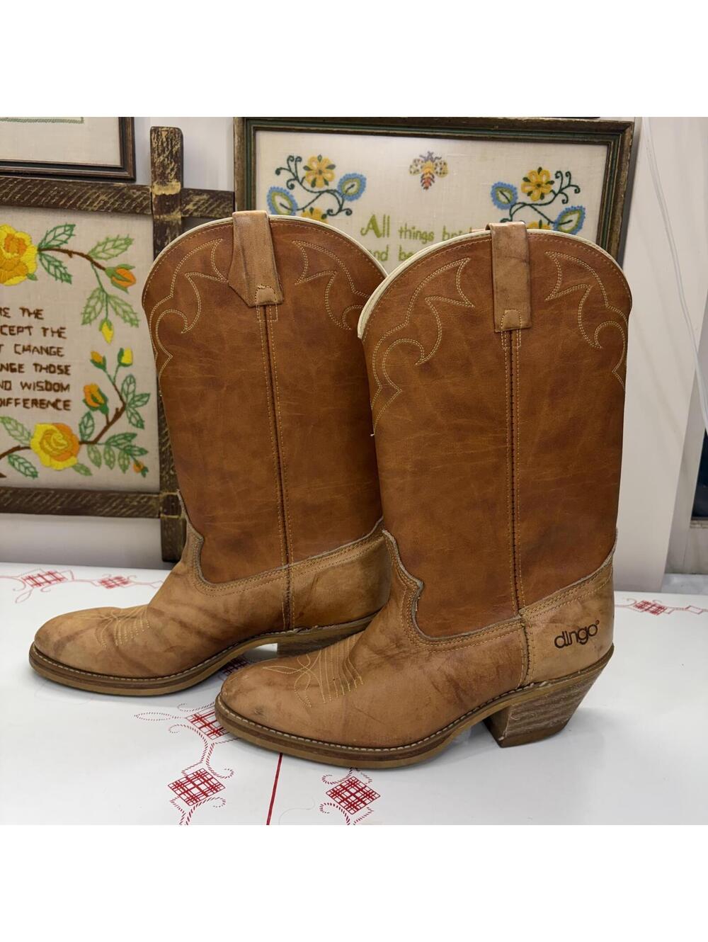 Men’s Dingo boots in camel/tan vintage size 7.5 EW